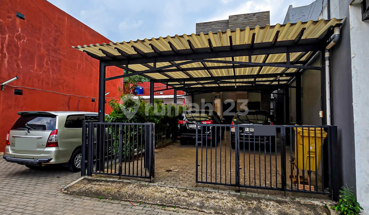 Rumah Modern Siap Huni di Komplek Tenang Cilandak Timur - 4+1 KT