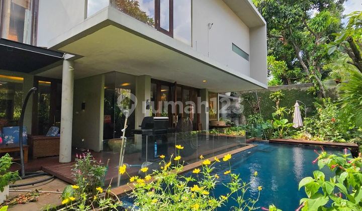 Rumah 2 Lantai Di Cipete Tropical Modern SHM Bebas Banjir