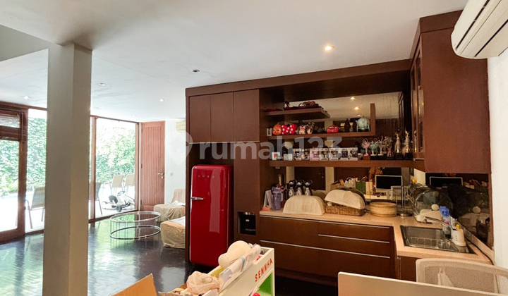 Dijual Cepat! Rumah Mewah 1400m² Siap Huni — Desain Megah, Bebas Banjir, dan Taman Luas 2