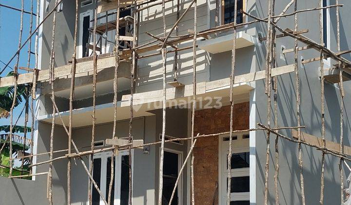 Rumah 2 Lantai Tanah Luas Strategis 2