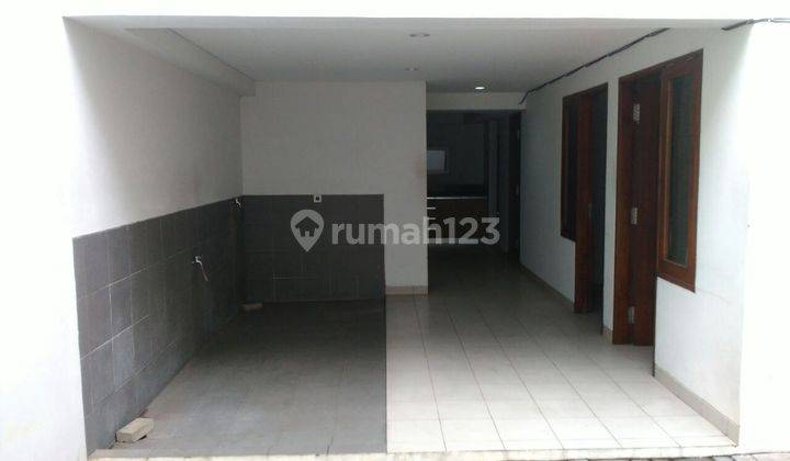 Rumah full Furnished samping Pintu Tol Jorr TB simatupang 2