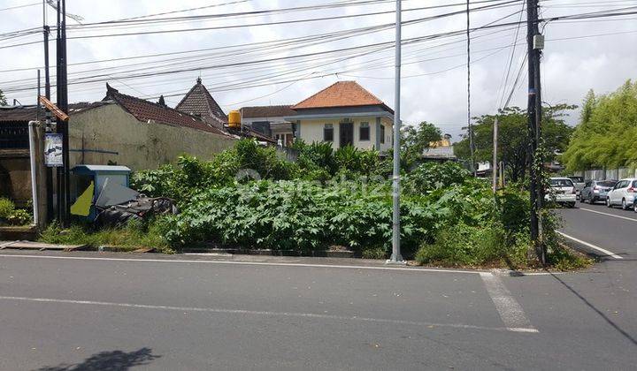 Strategic Land on Sunset Road Kuta, near Rs Siloam, jb School 2