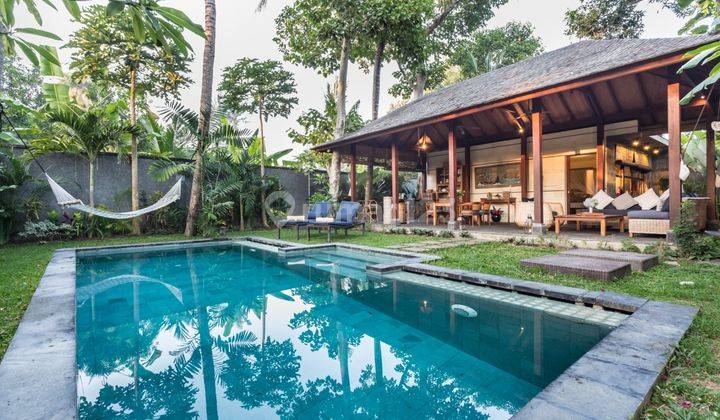 Villa Kompleks di Jimbaran,dkt Pantai Kdonganan,investasi Terbaik 1