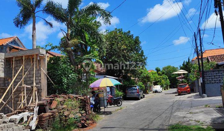 Cheap house in Taman Griya Jimbaran, for sale in this condition 2