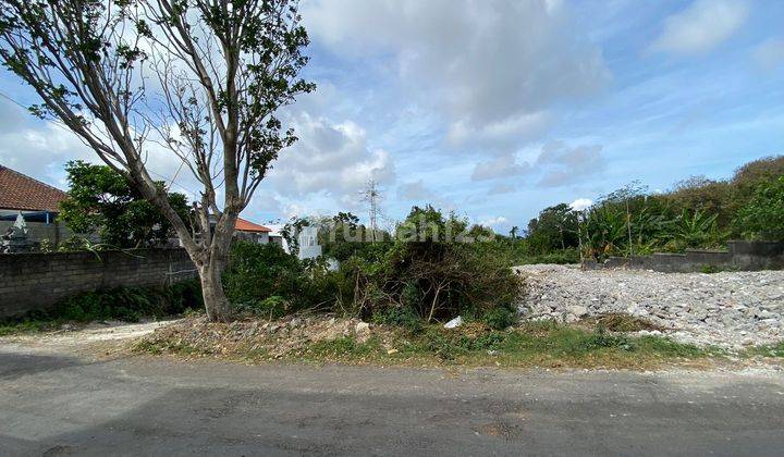 Land in Ungasan, suitable for a villa, close to Jln Pecatu 2