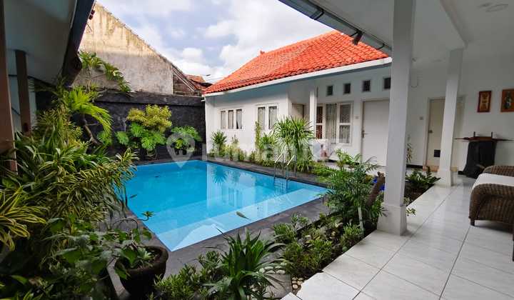 Villa yang Berlokasi di Jimbaran,Lokasi Strategis,Dkt Tol, Pantai