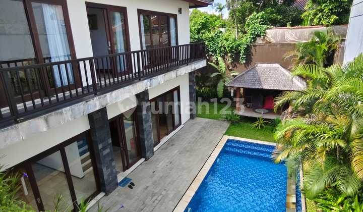 villa cantik di ungasan,dkt pantai,kompleks villa,view patung GWK villa cantik di ungasan,dkt pantai,kompleks villa,view patung GWK
