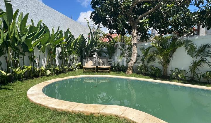 villa baru di nusa dua, furnish, pool, dkt pantai 
