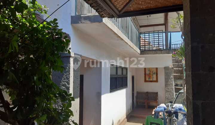 Affordable house in Teuku Umar DPS, large land suitable for building a boarding house