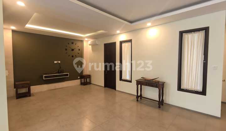 Villa in Sanur Denpasar, Semi Furnished, Strategic Location, Near Mall Villa in Sanur Denpasar, Semi Furnished, Strategic Location, Near Mall