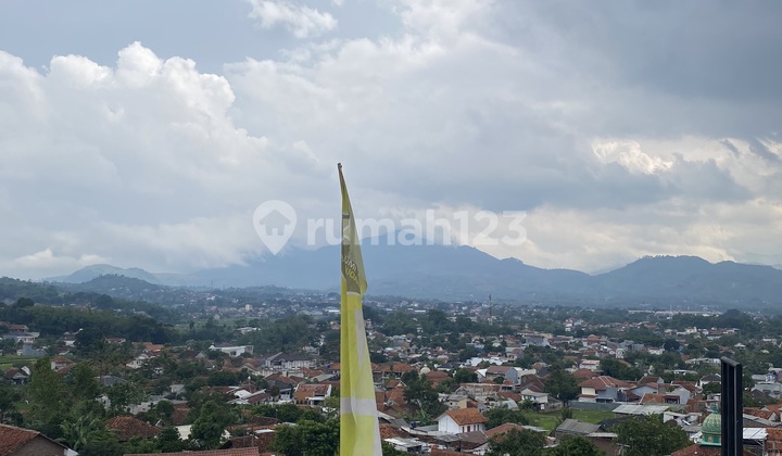 Rumah dengan Pemandangan Lepas Cicalengka Rumah dengan Pemandangan Lepas Cicalengka