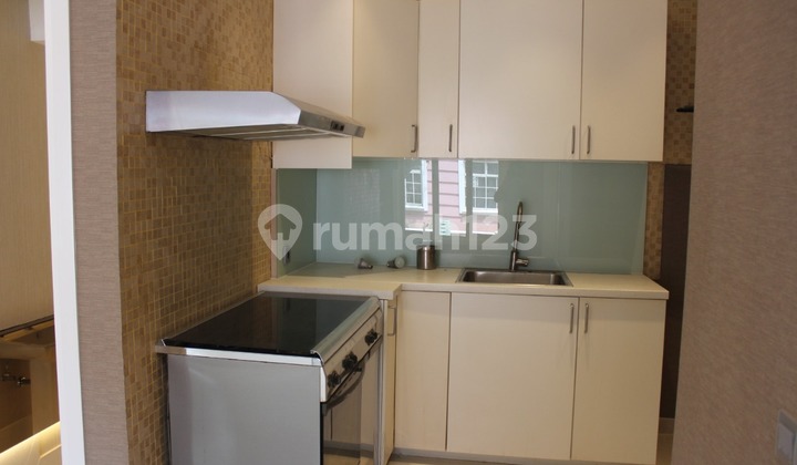 Di Jual Townhouse Taman Paris Hook Tangerang