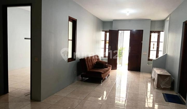 For Sale Two-Story Pattaya Garden House in Lippo Karawaci 2