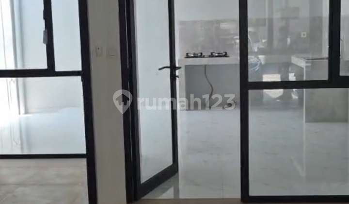 Di Sewa Rumah Cendana Parc Dua Lantai Lippo Barat 2