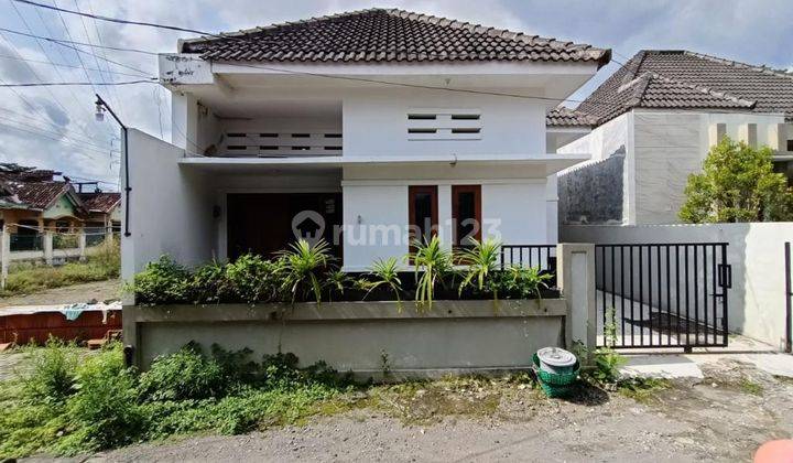 Murah, 9 Menit Kampus Ugm, Rumah Plus Kost Siap Huni