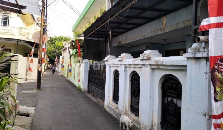 Rumah bawah pasar di Tebet timur dalam I D tebet jakarta selatan