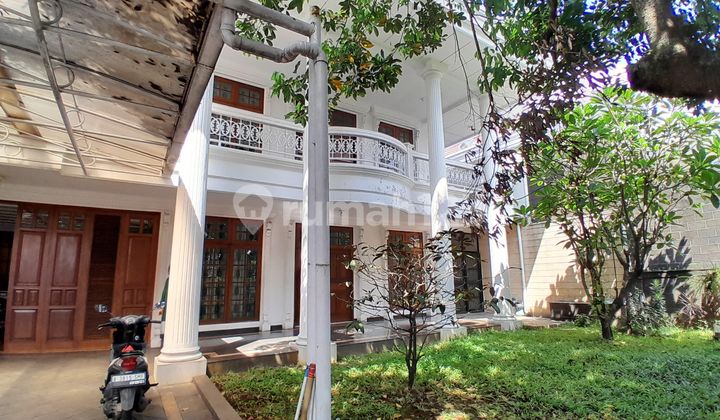 Rumah clasic mewah di Cilandak ragunan jakarta selatan Rumah clasic mewah di Cilandak ragunan jakarta selatan
