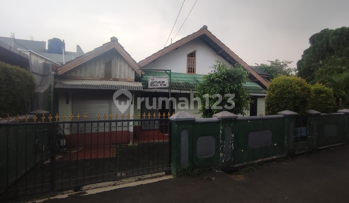 Jagakarsa House, Kebembem Street, Jagakarsa, South Jakarta.