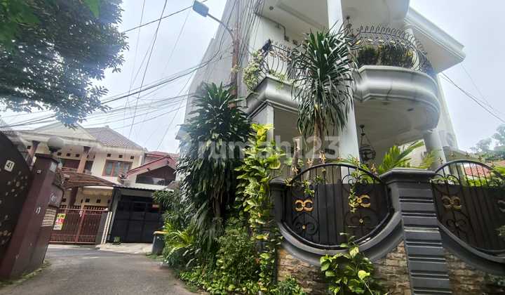Rumah Cantik Jl Gandaria V Jagakarsa Jakarta Selatan 2