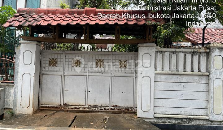 House on Nilam Street, Sumur Batu, Kemayoran, Central Jakarta 2