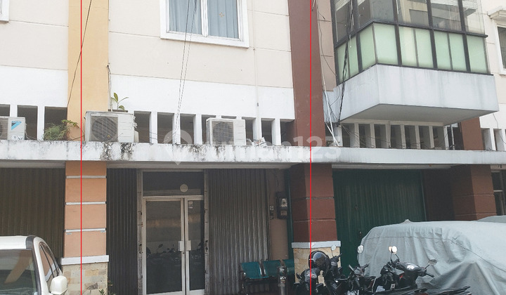 H Nawi Raya Shop House, Pondok Indah, Radio Dalam, South Jakarta.