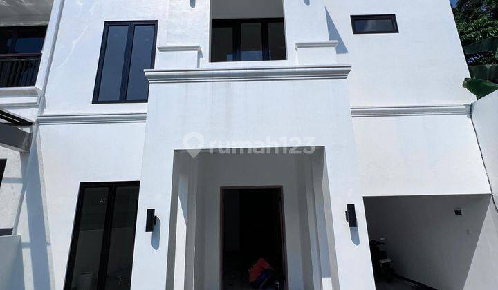 Rumah Baru Yunani Komplek Lembah Cinere Depok  1