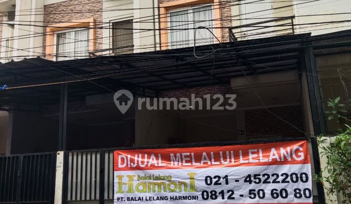 Duri Kepa Auction House Kebon Jeruk, New Friend Street, West Jakarta.