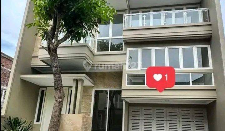 Rmh Baru Termurah Pakuwon City 1.menit Dari Club House di Pakuwon City Rumah Bagus 1