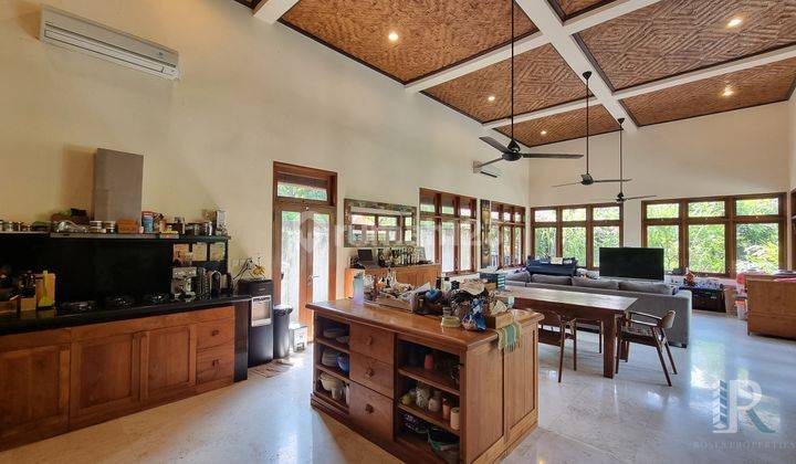 Traditional Villa 5 Bed Near The Beach Under Idr 7 Milyard 6