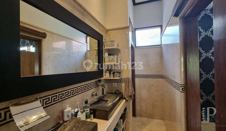 Traditional Villa 5 Bed Near The Beach Under Idr 7 Milyard 12