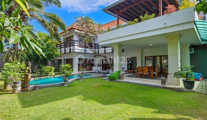 Modern Tropical Family Home – Just Minutes From The Beach In Sanur 1