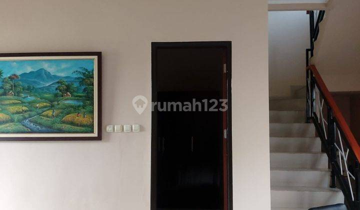 Disewakan Rumah 2 Lantai Bagus Sekali Cluster Summer Bliss Furnished 9