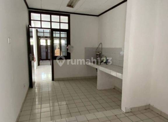Disewakan Rumah 2 Lantai Bagus Unfurnished di Jl. Palem Utama Raya Cluster Beverly Lippo Cikarang, Bekasi Jawa Barat 7