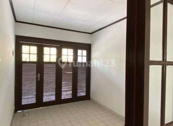Disewakan Rumah 2 Lantai Bagus Unfurnished di Jl. Palem Utama Raya Cluster Beverly Lippo Cikarang, Bekasi Jawa Barat 8