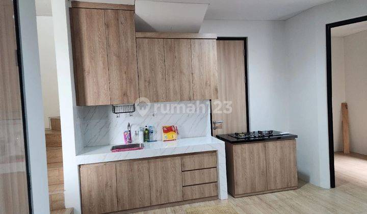 Disewakan Rumah 2 Lantai Furnished di Jl.south Silvercreek Cluster Waterfront Estate , Cikarang 4