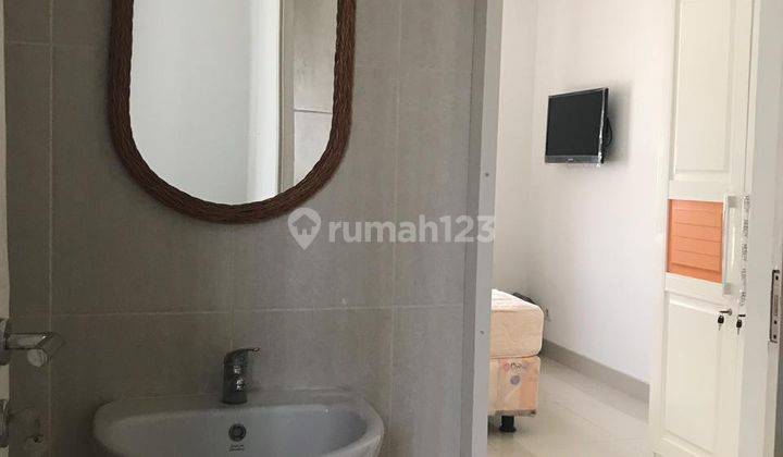 Rumah 2 Lantai Full Furnish At Cluster Florencia  13