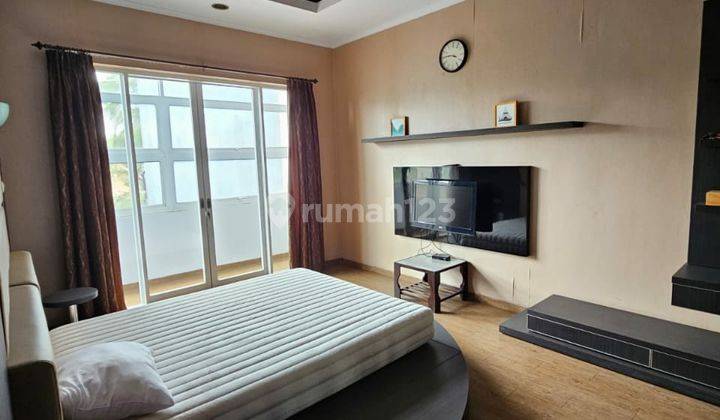 Disewakan Rumah 2 Lantai Bagus Furnished di Taman Simpruk , Lippo Cikarang 1