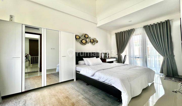 Disewakan  Rumah Furnished di Jl Niwa Boulevard No. 28 Savasa , Delta Mas  1