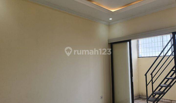 Dijual Rumah 2 Lantai Kondisi Full Renovasi Bangunan Bagus di di Lippo Cikarang 2