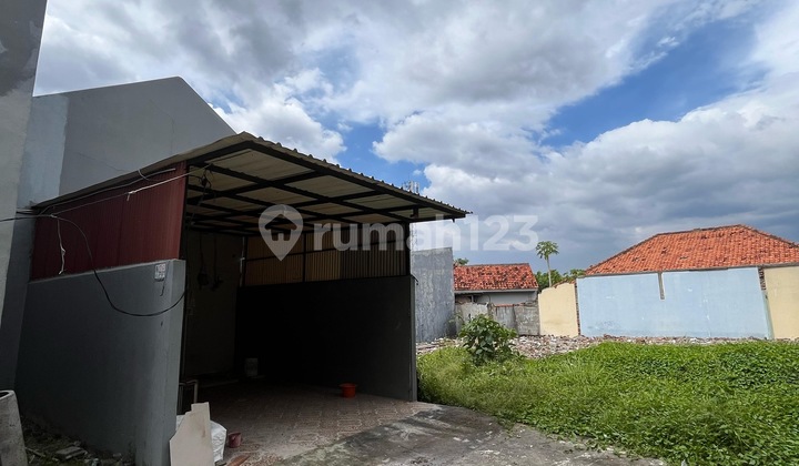 Jelupang Jalan Raya Hasanrika  Tangerang Selatan