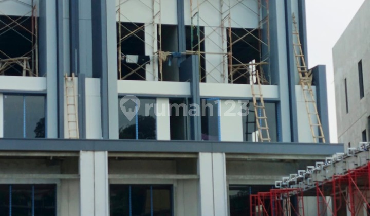 Ruko Studio Loft 3 Lantai 2 Facade di kawasan Manhattan District Gading Serpong