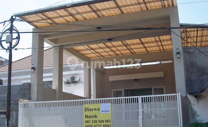 Rumah di Kertomenanggal Surabaya Selatan, Bagus + Terawat, Row Jalan Lebar, Siap Huni, Cocok untuk Rumah Tinggal / Kantor 2