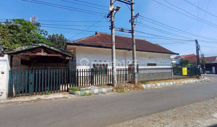 Rumah HITUNG TANAH !!! di Jl. Hasanudin, Klojen - Malang Kota, Luas 813 m2, Hook/Pojokan, SHM 2