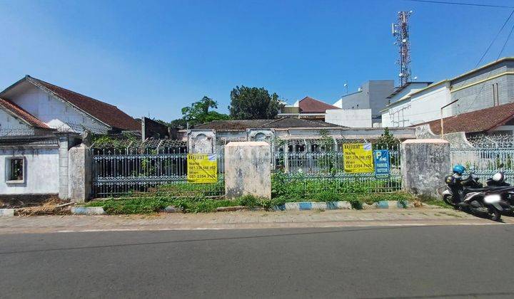 Rumah HITUNG TANAH !!! di Jl. Hasanudin, Klojen - Malang Kota, Luas 754 m2, SHM 1