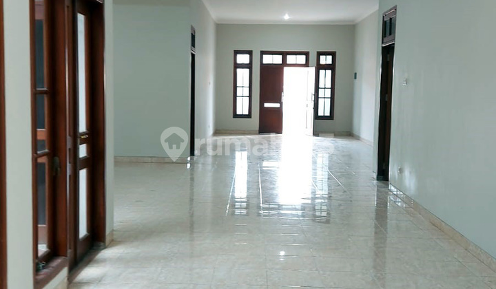 Rumah di Sidosermo Surabaya Selatan, Strategis, COCOK UNTUK USAHA APAPUN !!!