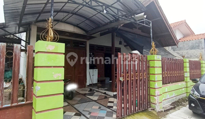 House in Medokan Semampir Indah, East Surabaya, available as a boarding house with 13 rooms, well-maintained and in good condition. 2