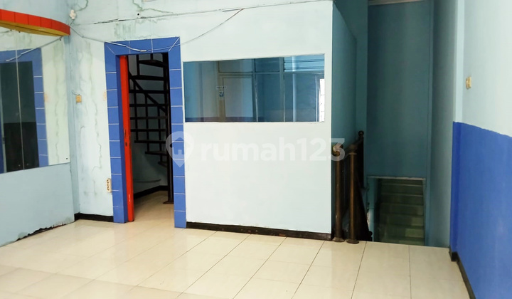 Royal Park Kutisari South Surabaya Shop-House, 2.5 Floors, Certificate of Ownership, South-Facing 2