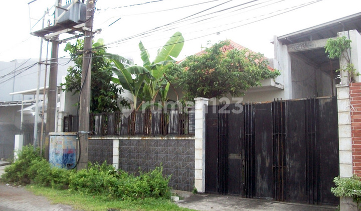 House in Kendangsari, South Surabaya, Nice + Well-Maintained, Wide Road Row