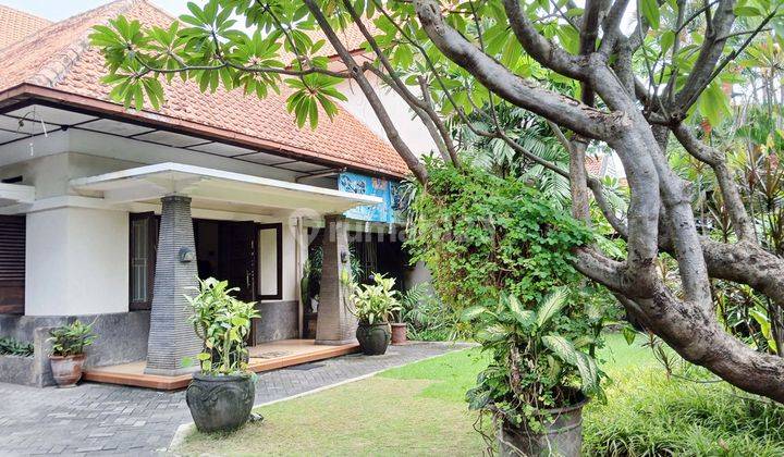 Rumah di Jl. Anjasmoro Surabaya Pusat, Hook/Pojokan, Parkir Luas, Cocok untuk Kantor / Usaha 1