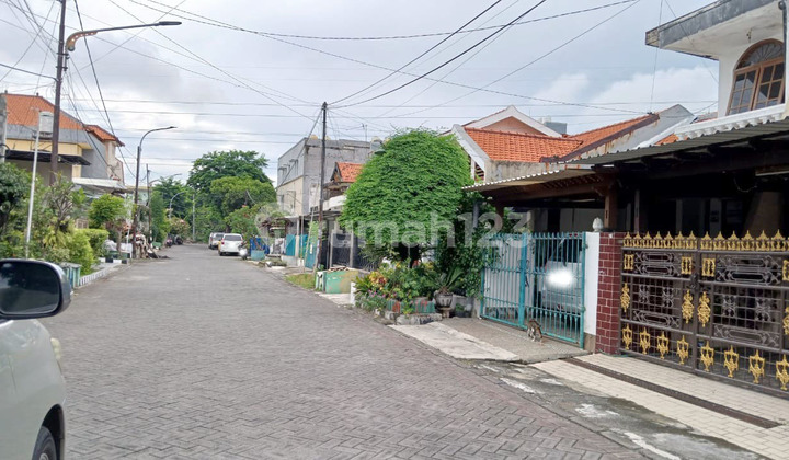 Rumah di Tenggilis Mejoyo Utara Surabaya Selatan, Lokasi Strategis dekat UBAYA, RS UBAYA & berbagai tempat kuliner, Row Jalan bisa 3 mobil, Terawat 2
